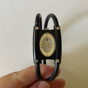 Vintage Oui Bee Art Citizen Movement Wristwatch Black Band Watch